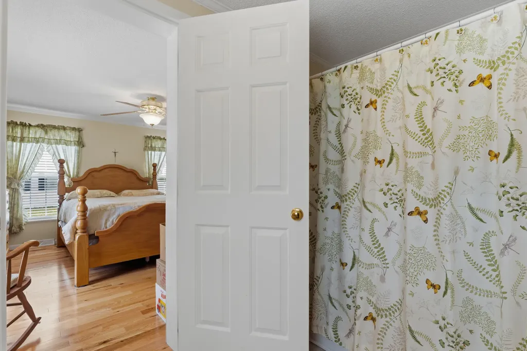 4 Arundel Avenue Lisbon ME 04250