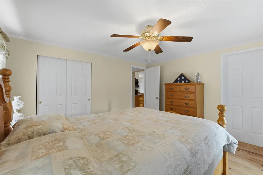 4 Arundel Avenue Lisbon ME 04250