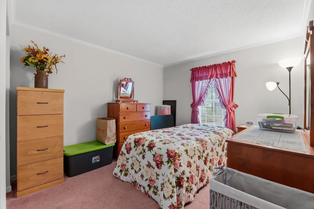4 Arundel Avenue Lisbon ME 04250