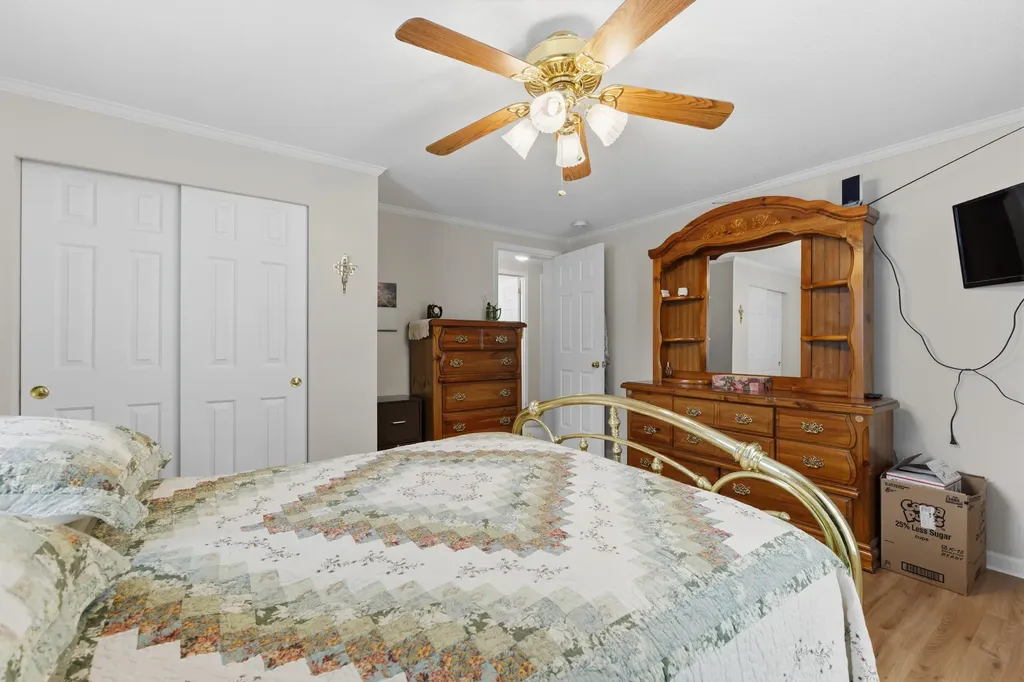 4 Arundel Avenue Lisbon ME 04250
