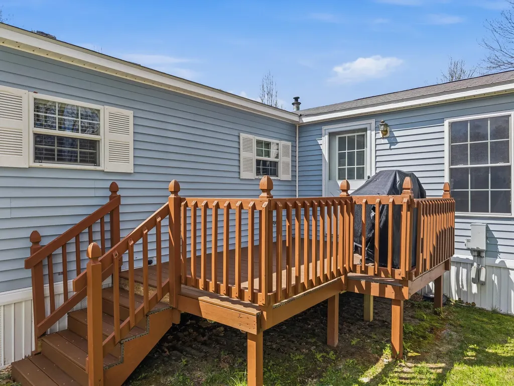 4 Arundel Avenue Lisbon ME 04250