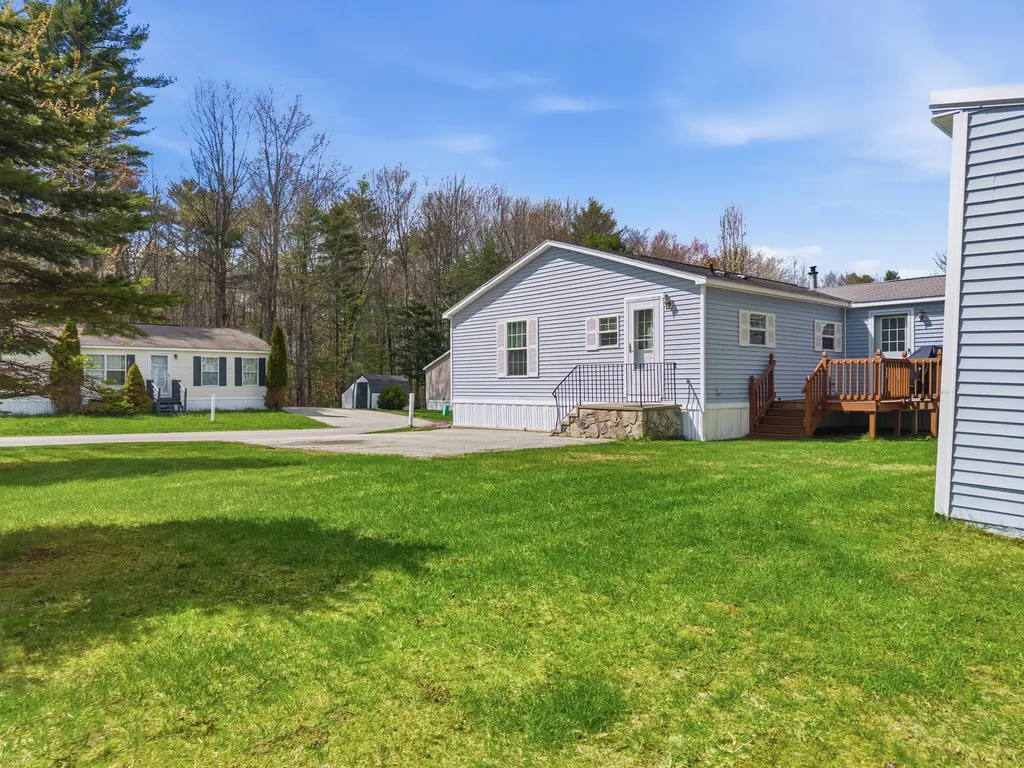 4 Arundel Avenue Lisbon ME 04250