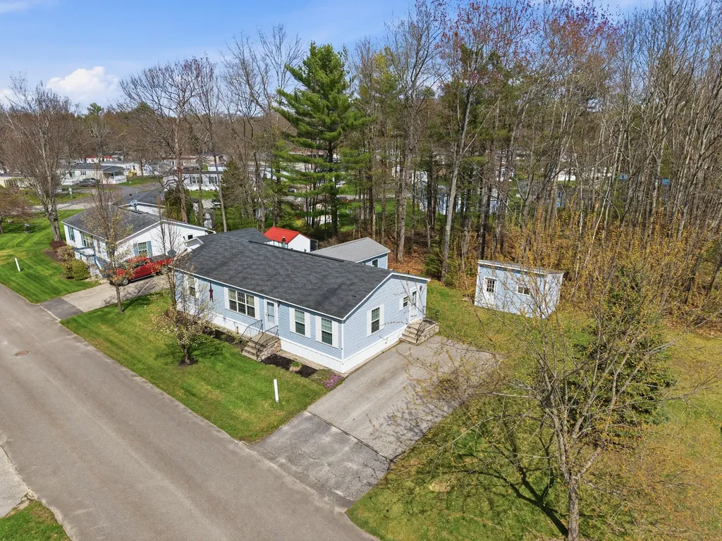 4 Arundel Avenue Lisbon ME 04250