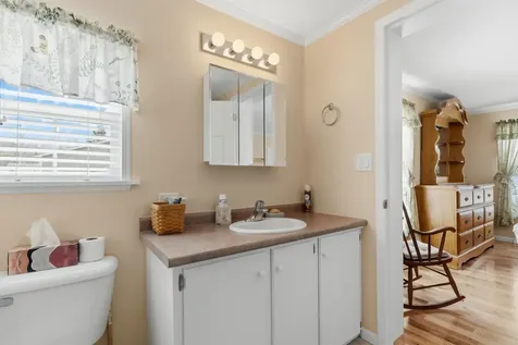 4 Arundel Avenue Lisbon ME 04250