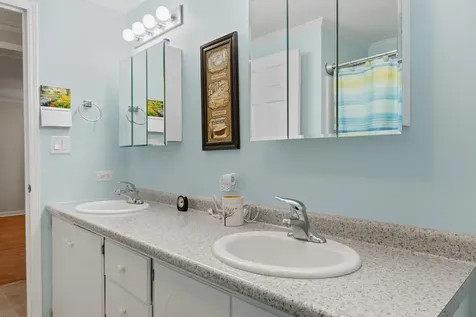 4 Arundel Avenue Lisbon ME 04250