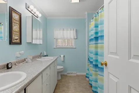 4 Arundel Avenue Lisbon ME 04250