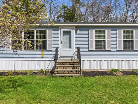4 Arundel Avenue Lisbon ME 04250
