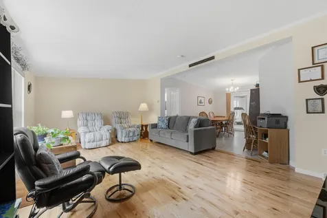 4 Arundel Avenue Lisbon ME 04250