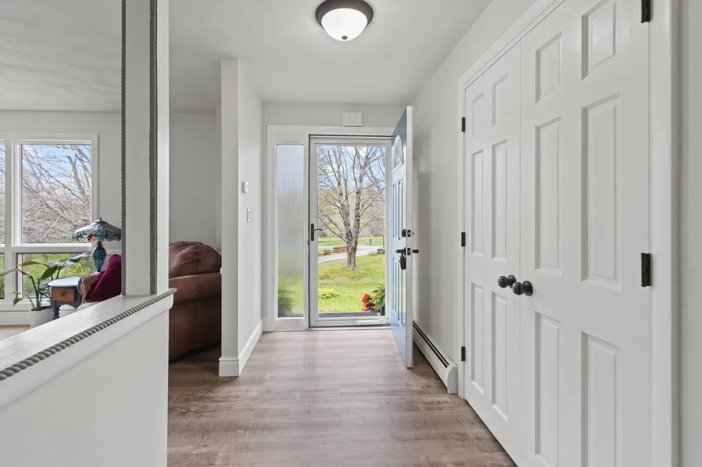 18 Martin Heights Raymond ME 04071