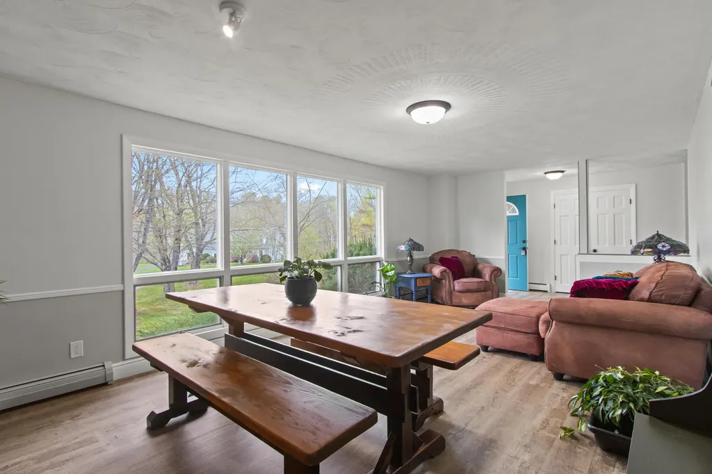 18 Martin Heights Raymond ME 04071