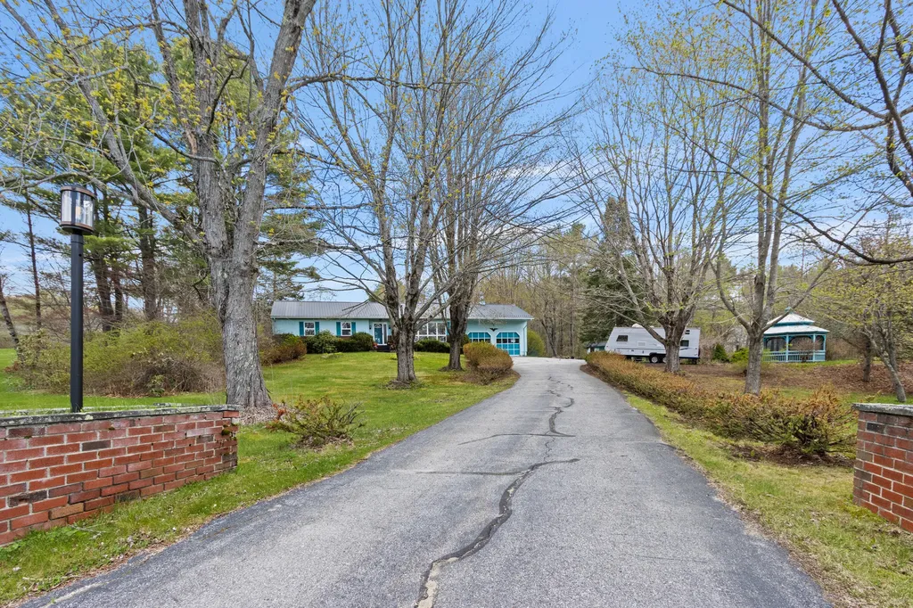 18 Martin Heights Raymond ME 04071