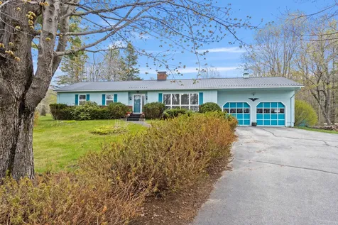 18 Martin Heights Raymond ME 04071