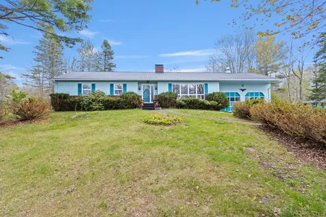 18 Martin Heights Raymond ME 04071