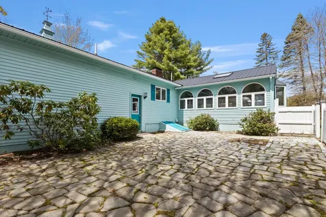 18 Martin Heights Raymond ME 04071