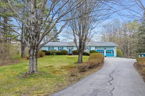18 Martin Heights Raymond ME 04071