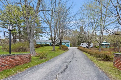18 Martin Heights Raymond ME 04071