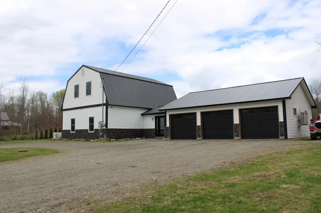 287 Hudson Road Glenburn ME 04401