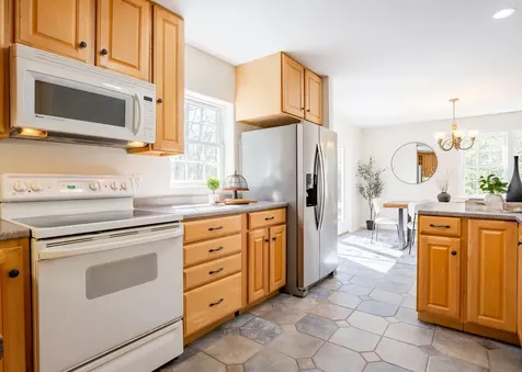 6 Samuels Way Gorham ME 04038