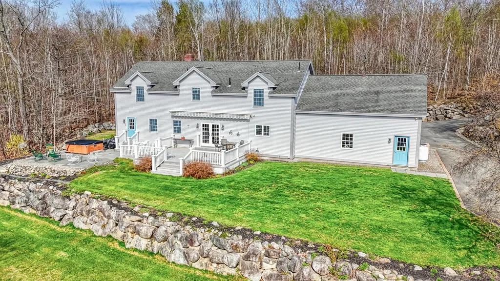 63 Bay View Drive Belgrade ME 04917
