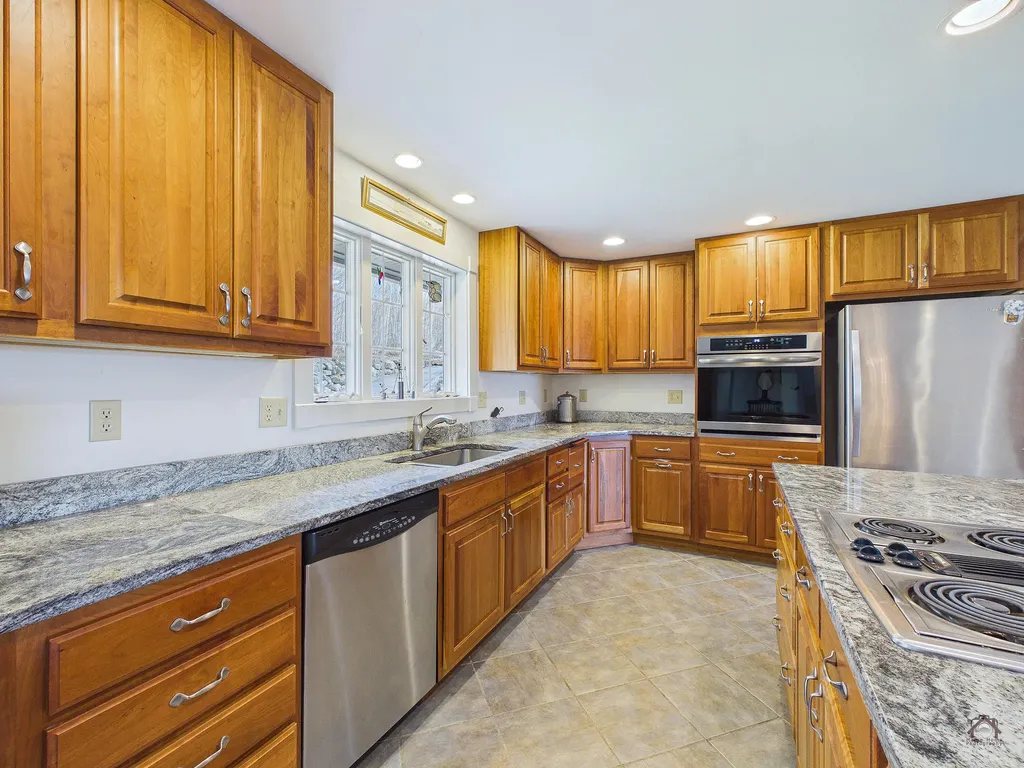 63 Bay View Drive Belgrade ME 04917