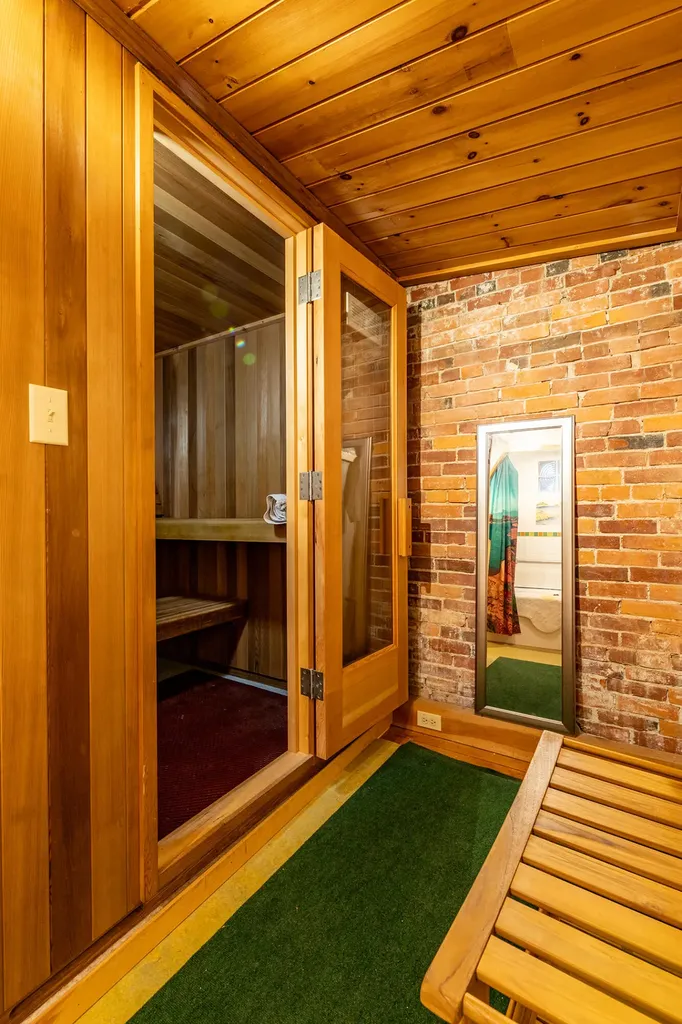 13 Friendship Road Waldoboro ME 04572