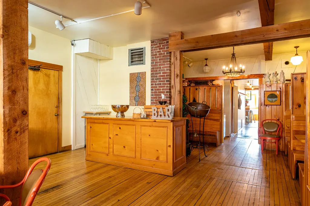 13 Friendship Road Waldoboro ME 04572
