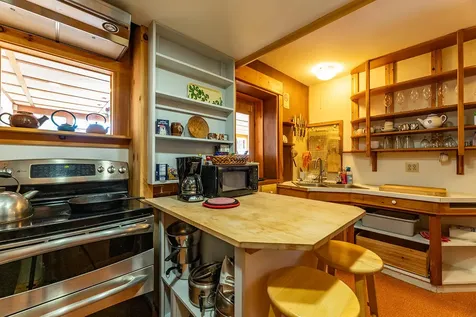 13 Friendship Road Waldoboro ME 04572