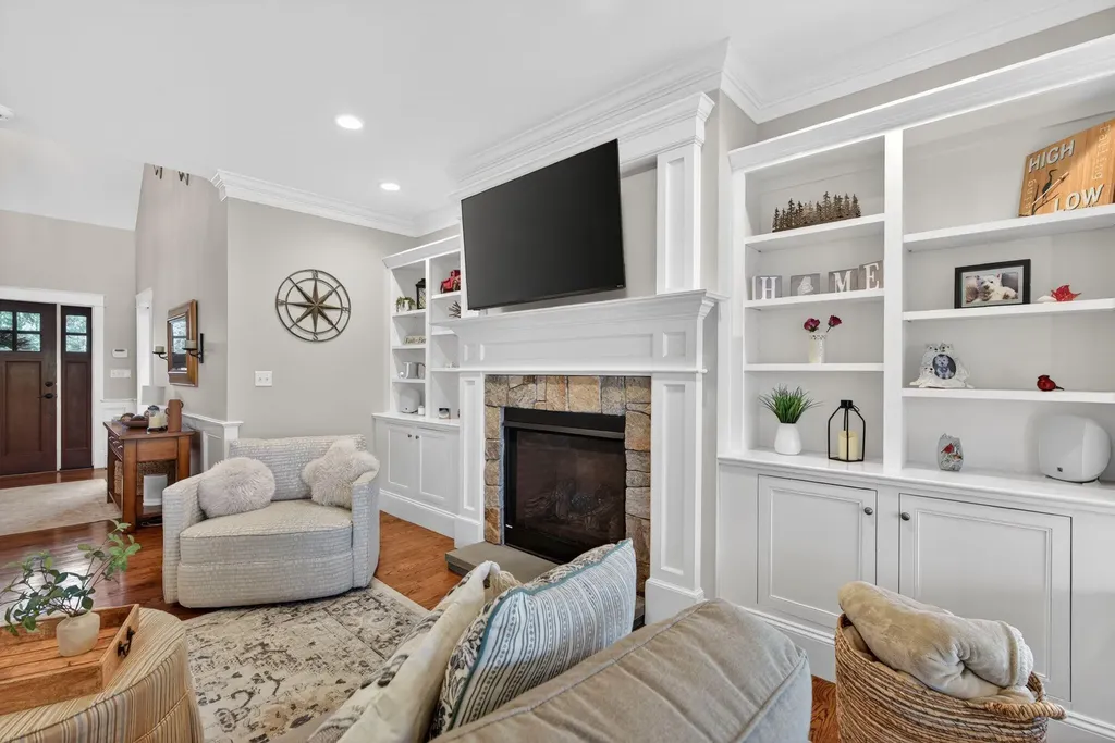 45 Old Farm Lane Eliot ME 03903