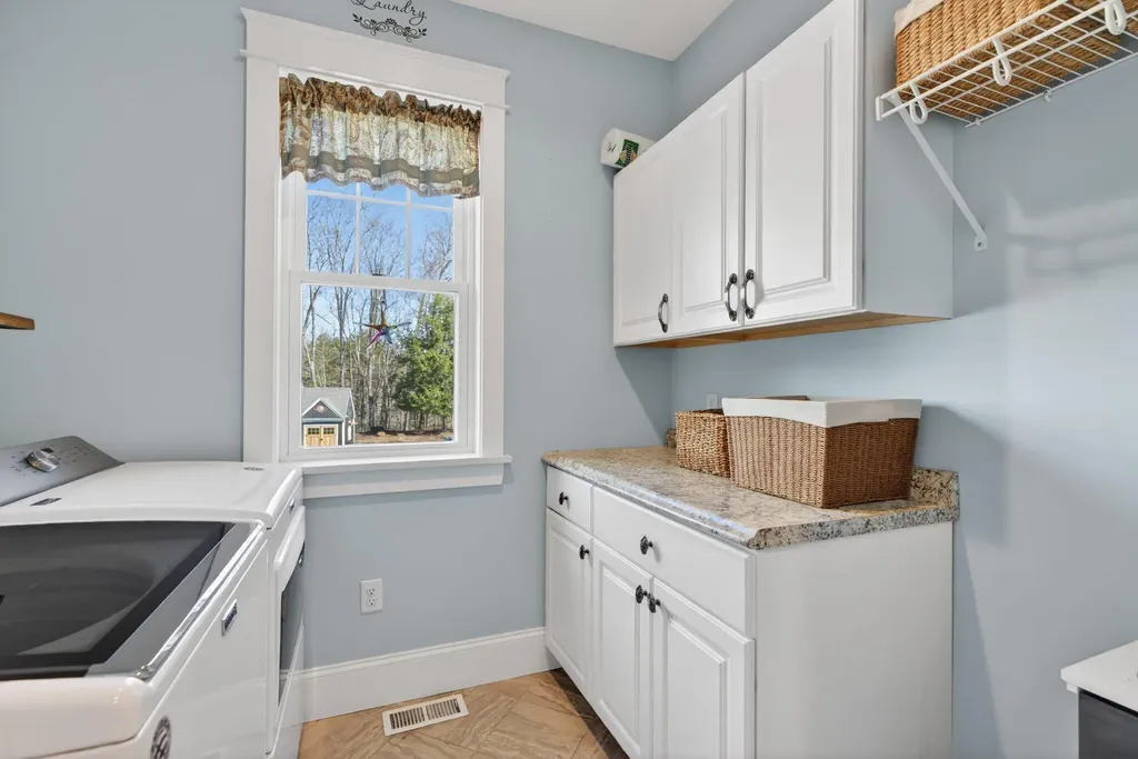 45 Old Farm Lane Eliot ME 03903