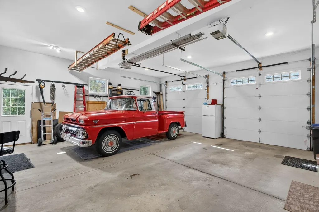 45 Old Farm Lane Eliot ME 03903