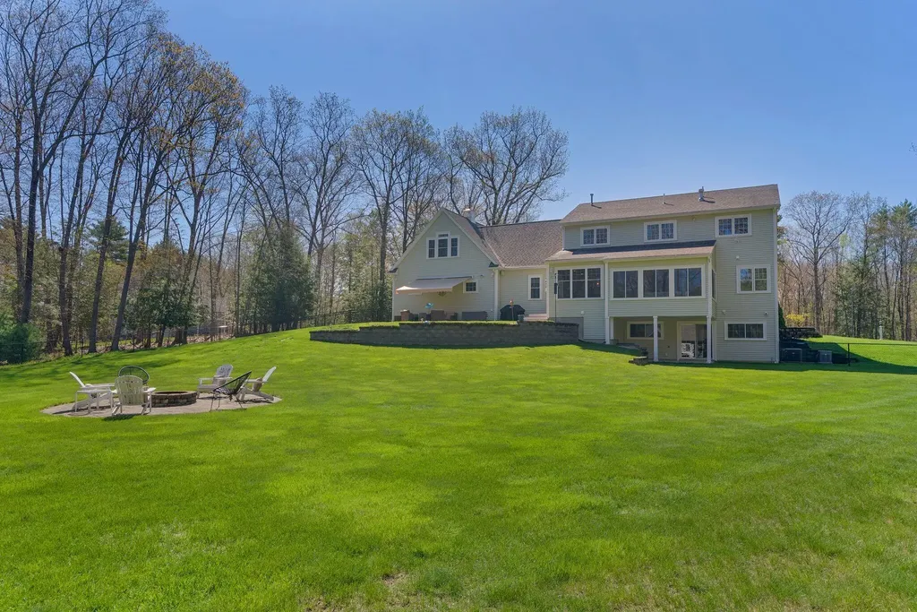 45 Old Farm Lane Eliot ME 03903