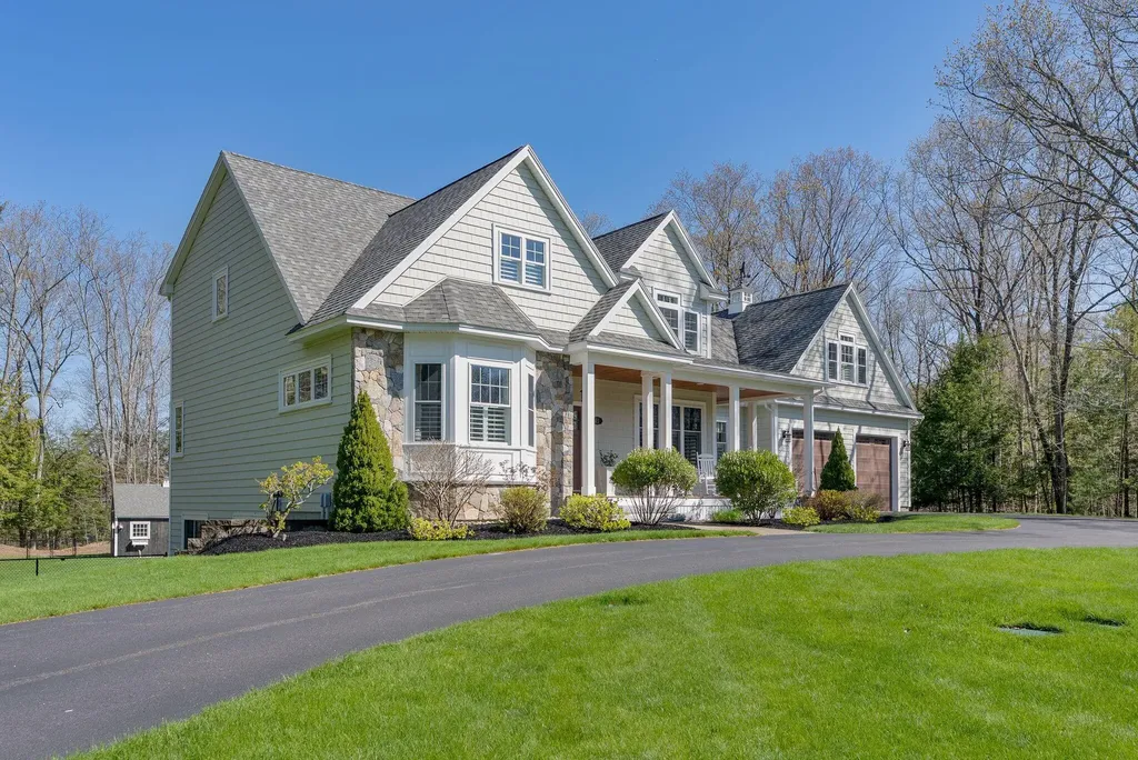 45 Old Farm Lane Eliot ME 03903