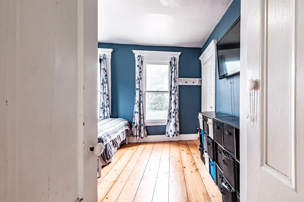 6 Narragansett Street Gorham ME 04038