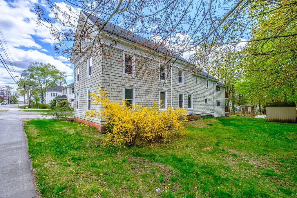 6 Narragansett Street Gorham ME 04038