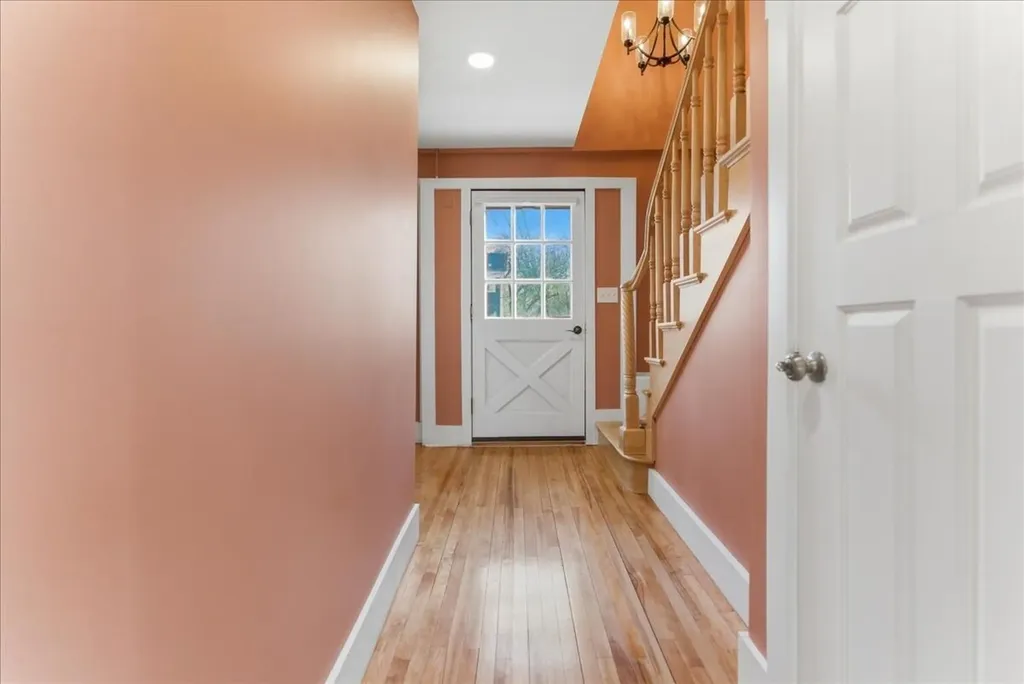 15 Lincoln Street Richmond ME 04357