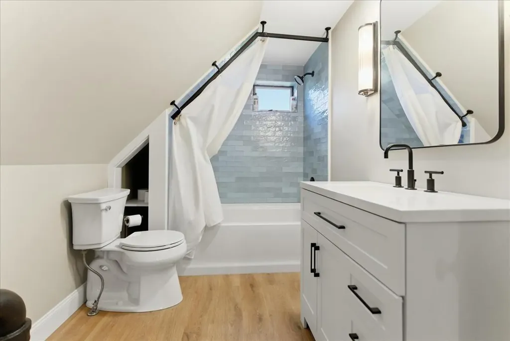 15 Lincoln Street Richmond ME 04357