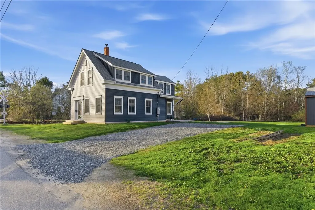 15 Lincoln Street Richmond ME 04357