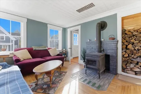 15 Lincoln Street Richmond ME 04357