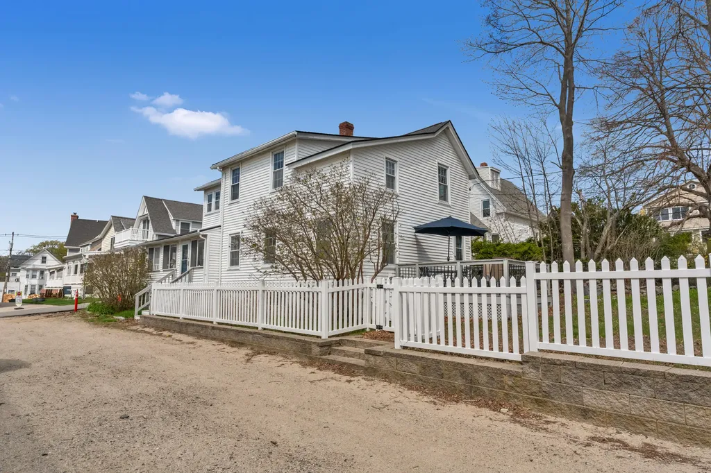 4 Micelan Road York ME 03909