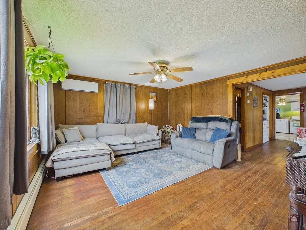 131 Commercial Street Hartland ME 04943
