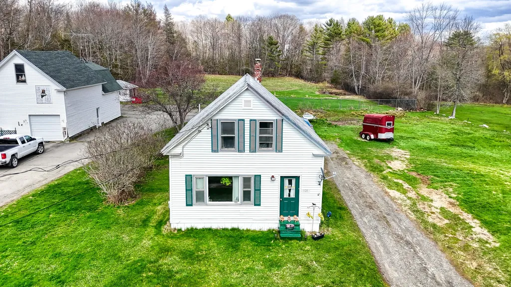 131 Commercial Street Hartland ME 04943