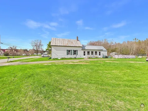 131 Commercial Street Hartland ME 04943