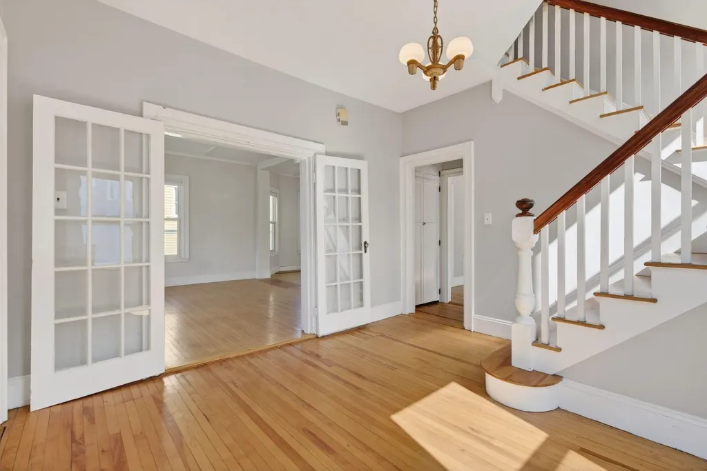 6 Sea View Avenue Cape Elizabeth ME 04107