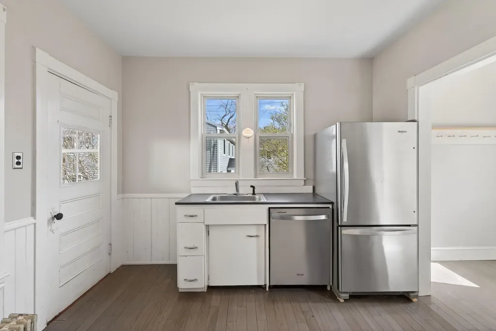 6 Sea View Avenue Cape Elizabeth ME 04107
