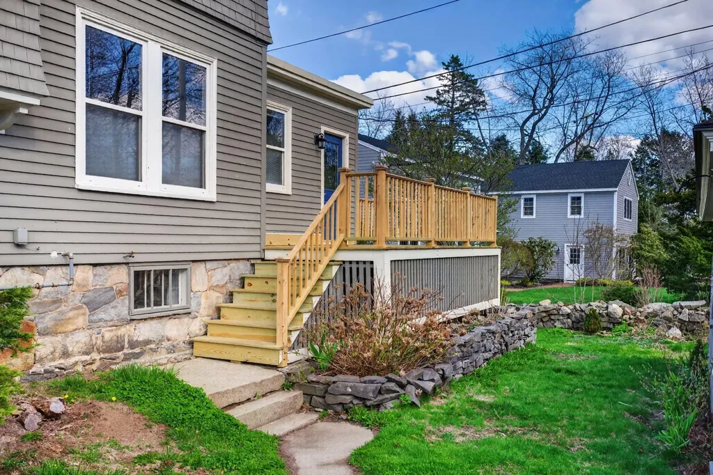 6 Sea View Avenue Cape Elizabeth ME 04107
