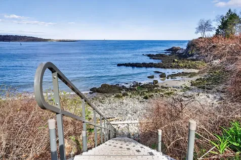 6 Sea View Avenue Cape Elizabeth ME 04107