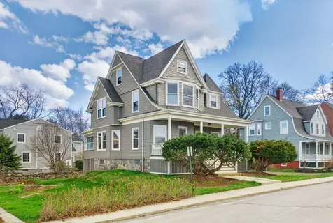 6 Sea View Avenue Cape Elizabeth ME 04107