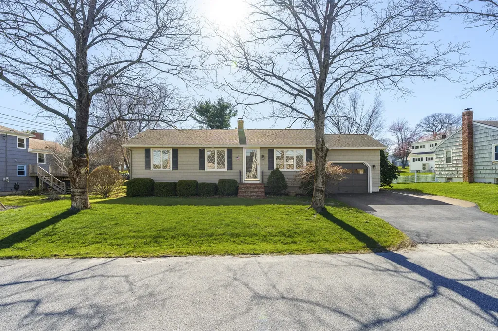 6 Matthews Avenue Bath ME 04530