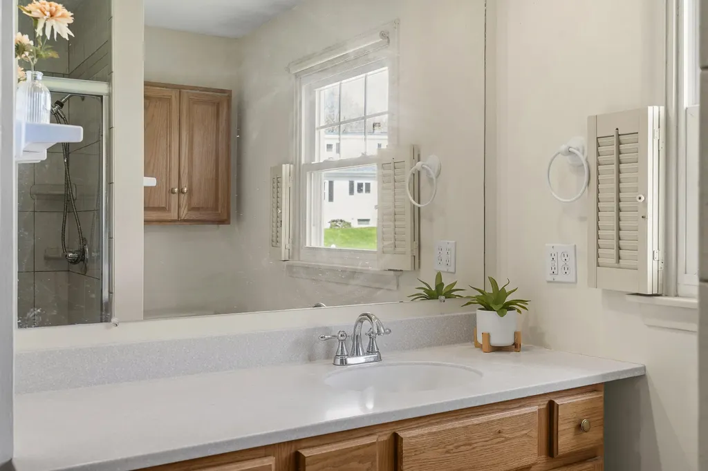 6 Matthews Avenue Bath ME 04530