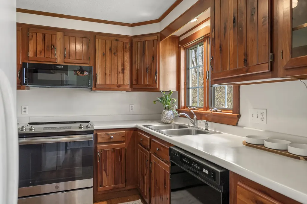 6 Matthews Avenue Bath ME 04530